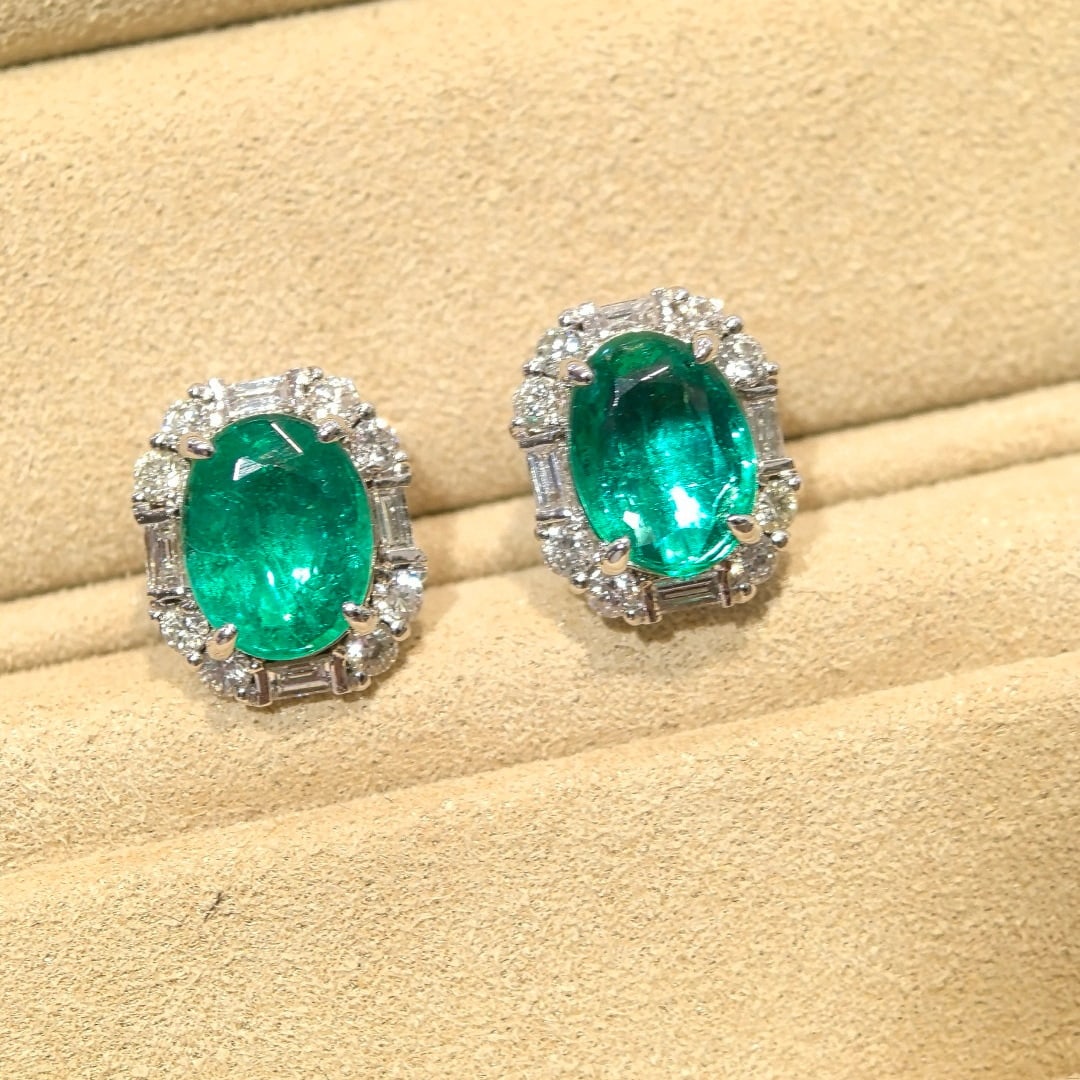 14k Gold 2.76 Ctw Natural Emerald & Diamond Earrings - 2