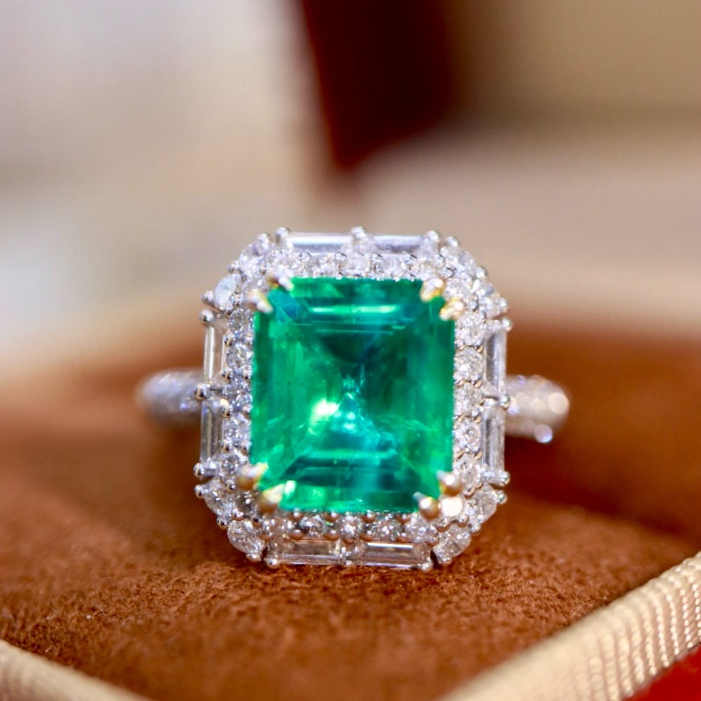 14k Gold 3.28 Ctw Natural Emerald & Diamond Ring - 4