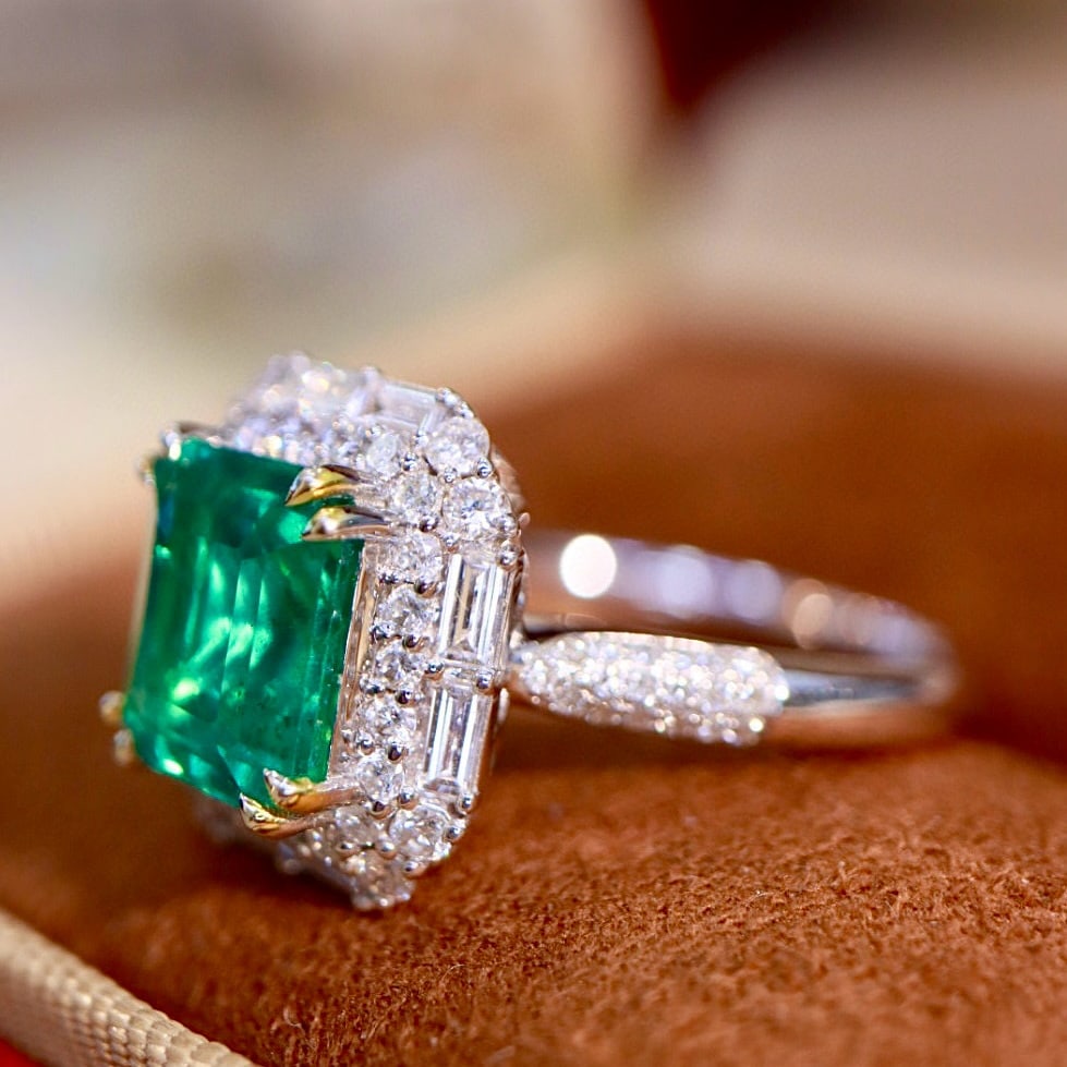 14k Gold 3.28 Ctw Natural Emerald & Diamond Ring - 5