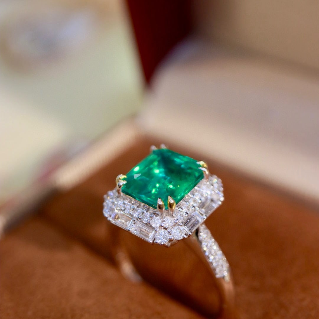 14k Gold 3.28 Ctw Natural Emerald & Diamond Ring - 6