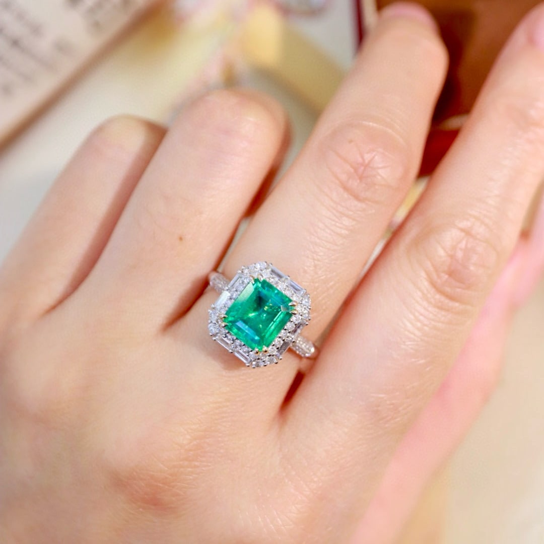 14k Gold 3.28 Ctw Natural Emerald & Diamond Ring - 8