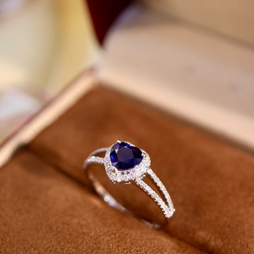 14k Gold 0.95 Ctw Vivid Blue Natural Sapphire & Diamond Ring - 7