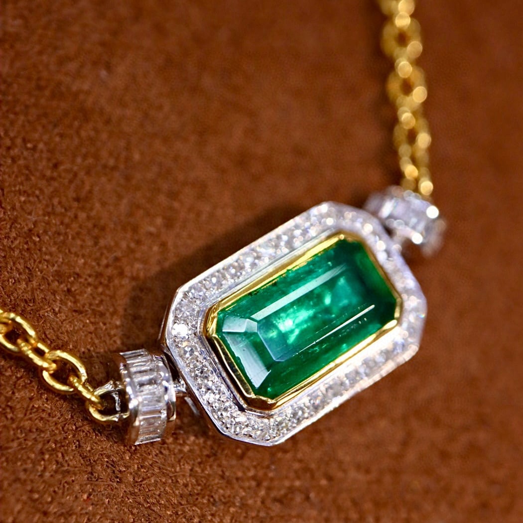 14k Gold 1.40 Ctw Natural Emerald & Diamond Necklace - 3