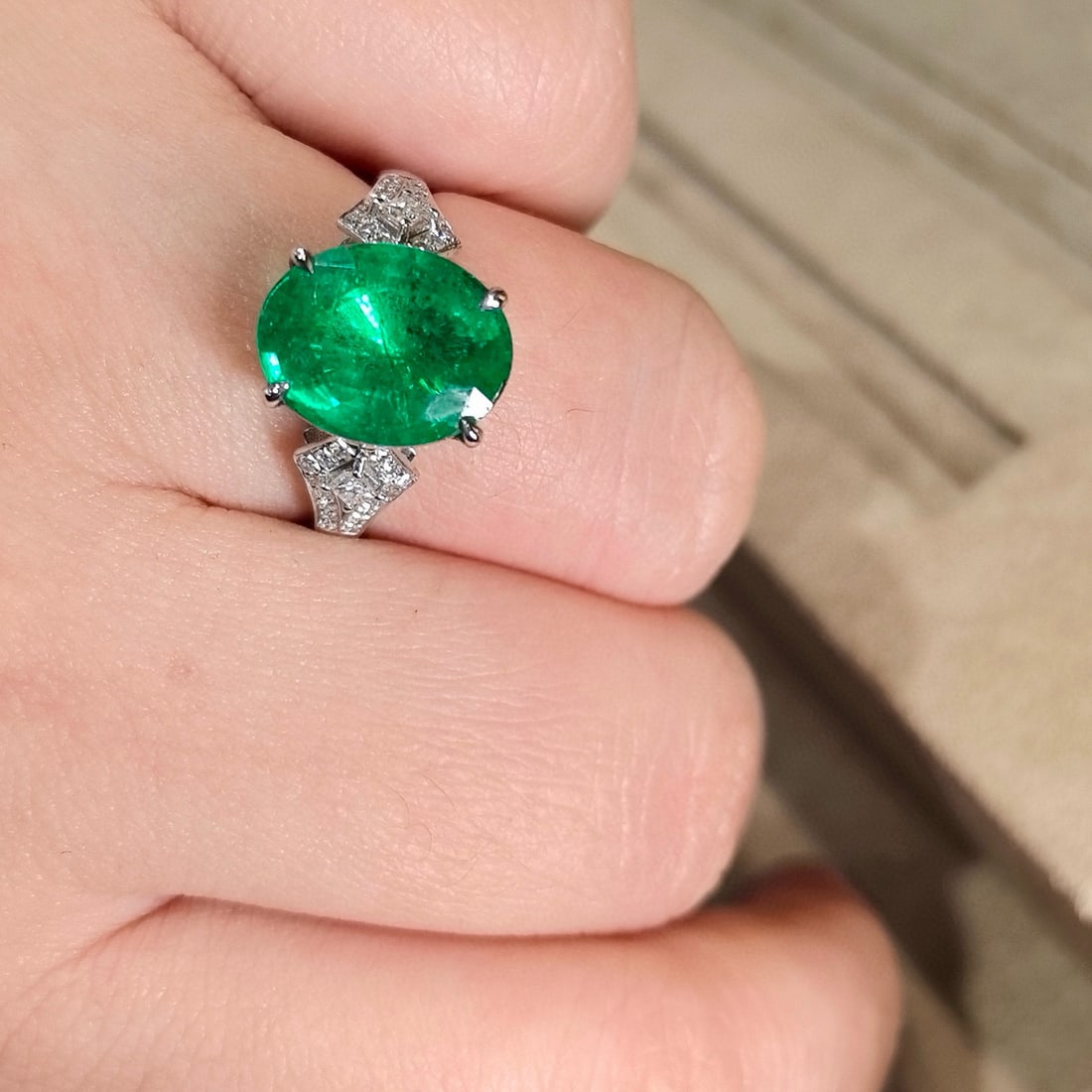 14k Gold 4.68 Ctw Vivid Green Natural Emerald & Diamond Ring - 5