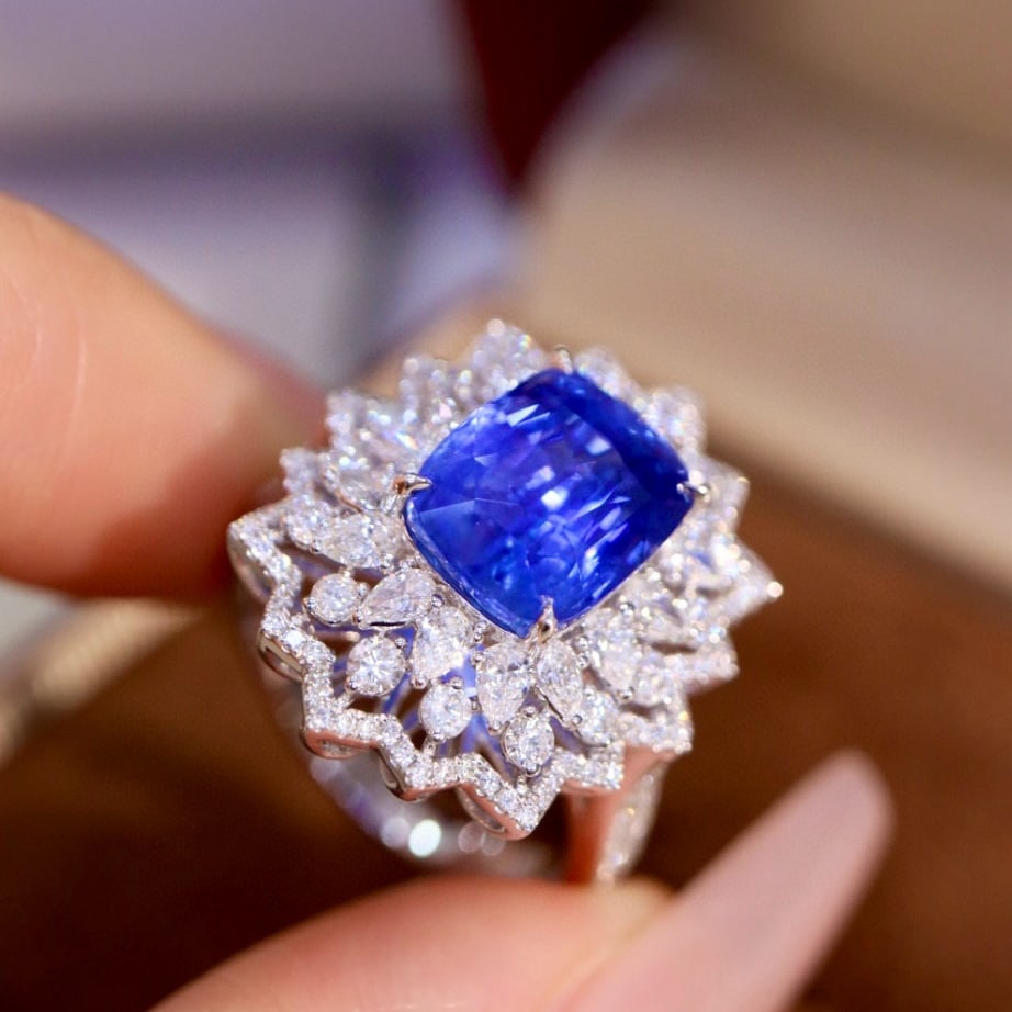 14k Gold 6.34 Ctw Natural Sapphire & Diamond Ring - 2