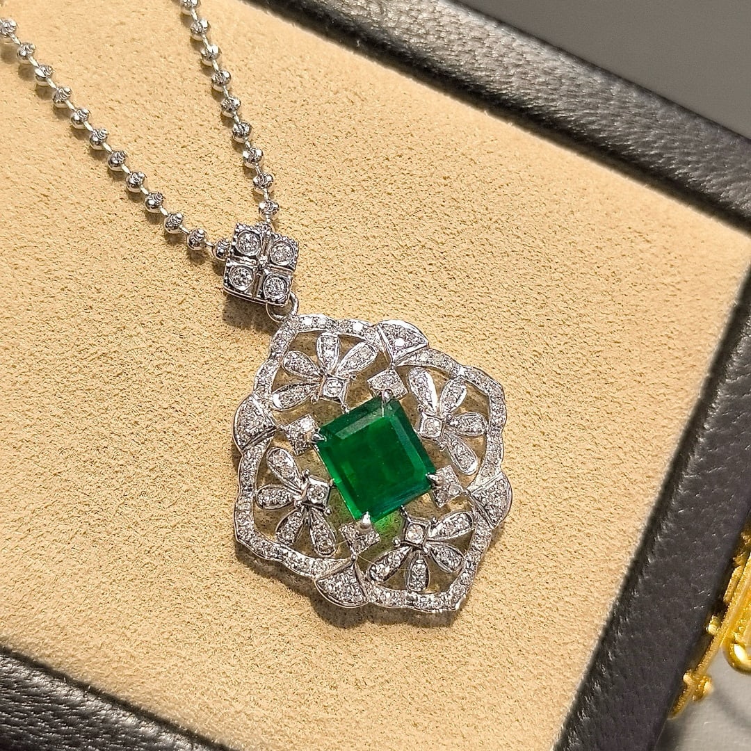 14k Gold 1.30 Ctw Natural Emerald & Diamond Pendant( Without Chain ) - 4