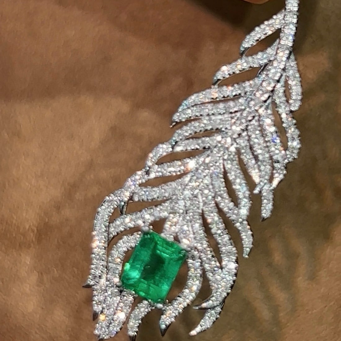 14k Gold 0.61 Ct Vivid Green Natural Emerald & Diamond Brooch/pendant( Without Chain ) - 4