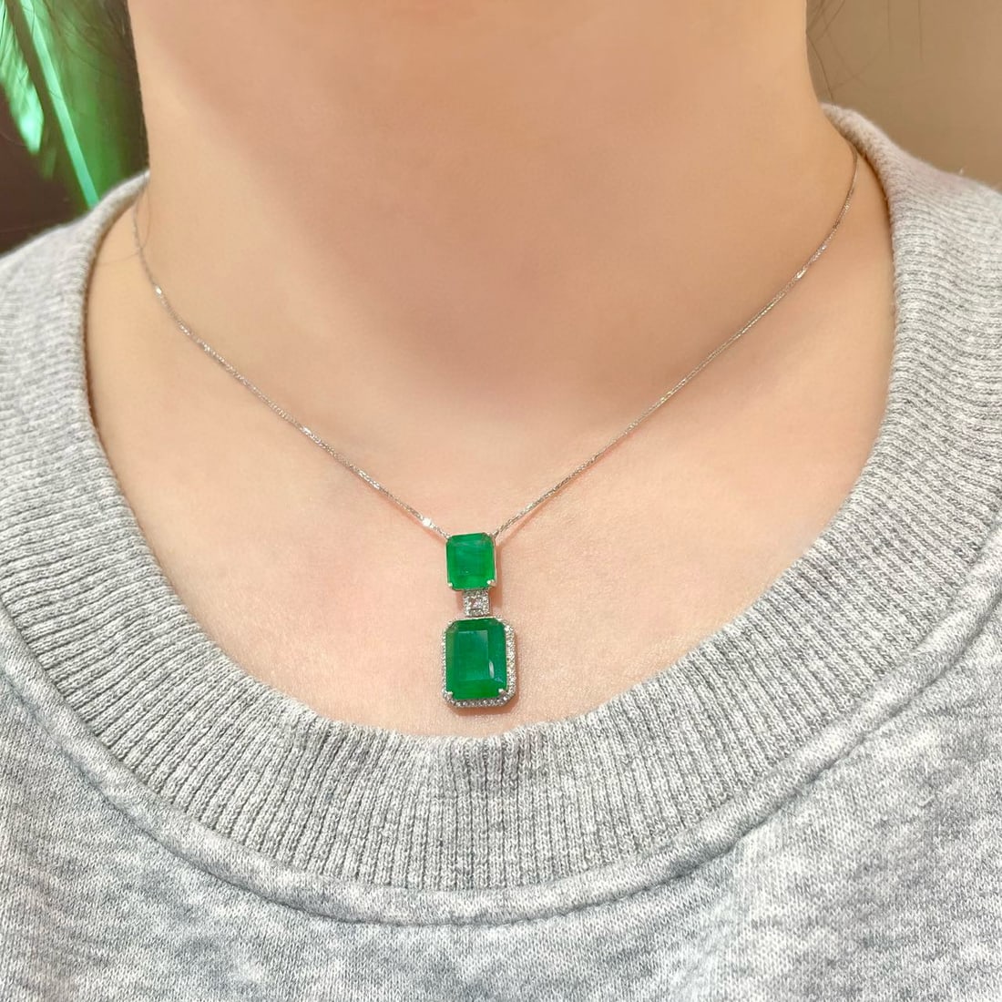 14k Gold 6.35 Ct Vivid Green Natural Emerald & Diamond Necklace - 6