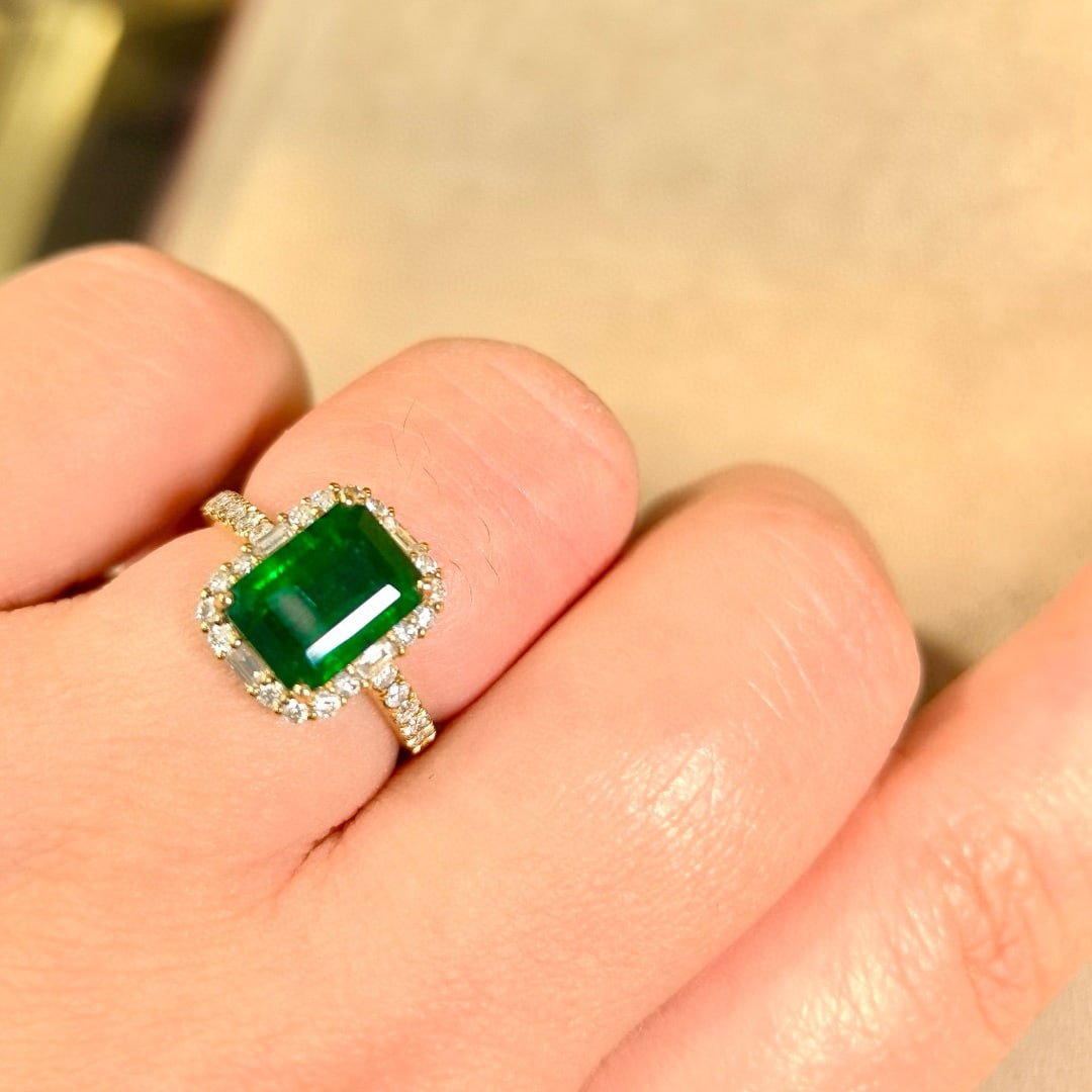 14k Gold 3.41 Ctw Vivid Green Natural Emerald & Diamond Ring - 7