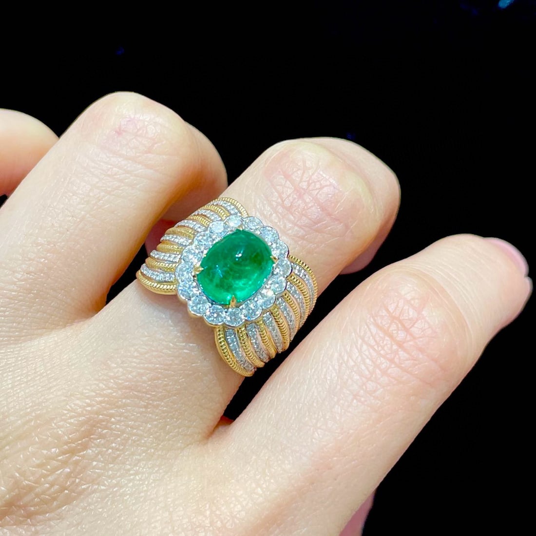 14k Gold 2.38 Ct Vivid Green Natural Emerald & Diamond Ring - 8