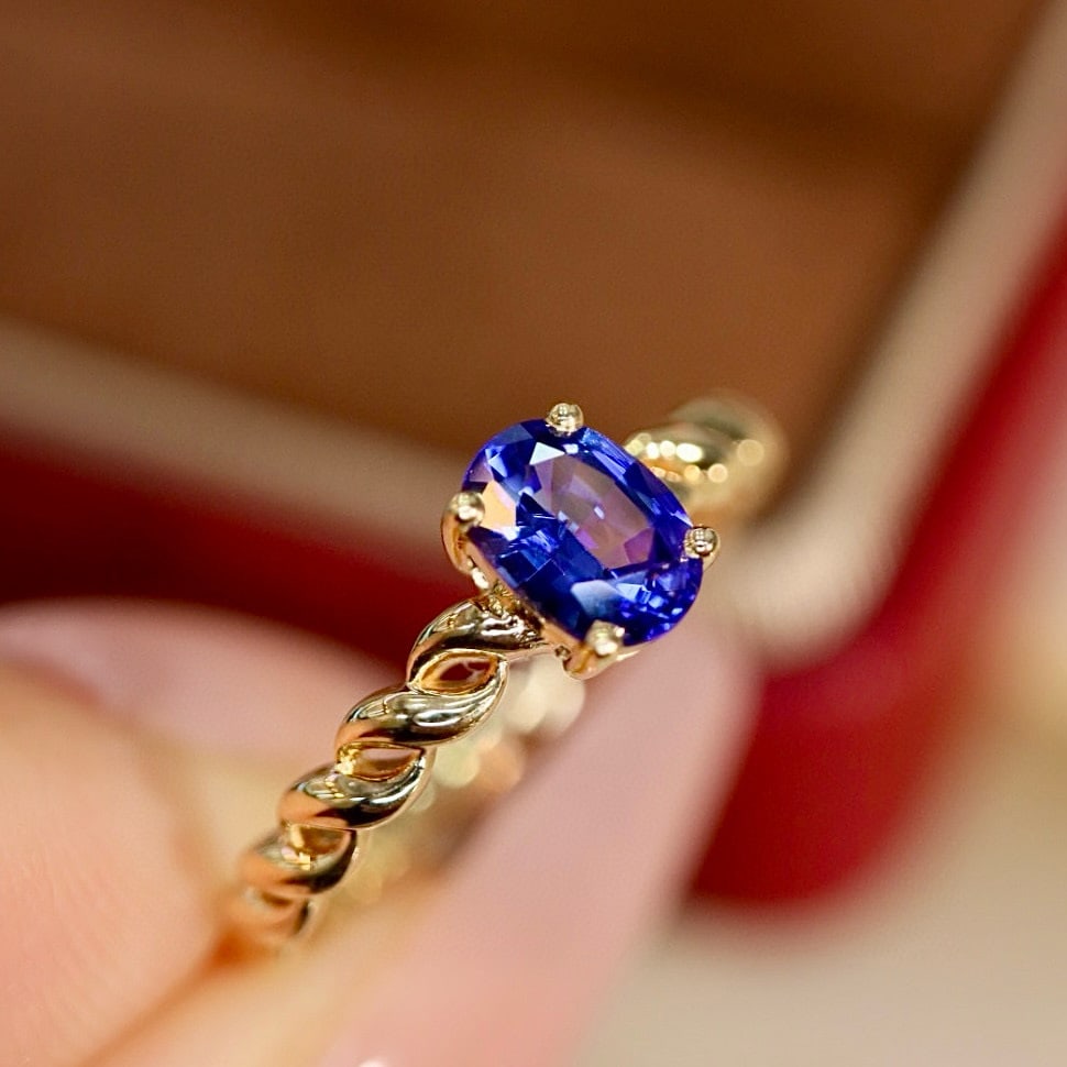14k Gold 0.6 Ct Natural Sapphire Ring - 2