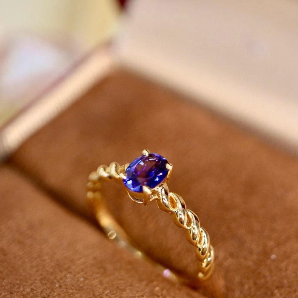 14k Gold 0.6 Ct Natural Sapphire Ring - 5