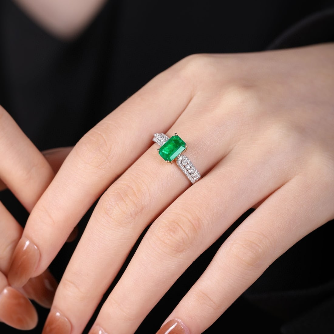 14k Gold 1.63 Ctw Vivid Green Natural Emerald & Diamond Ring - 4