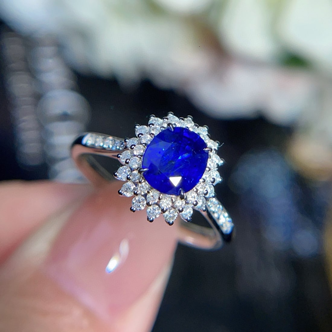 14k Gold 1.35 Ctw Natural Sapphire & Diamond Ring: Ref:230952110 // gold content:14k gold // ring size:7. 25us // // main gemstone:sapphire // shape:oval // carat weight:1. 02ct // color:royal blue // treatment:natural // // adjacent gemstone 2 : diam