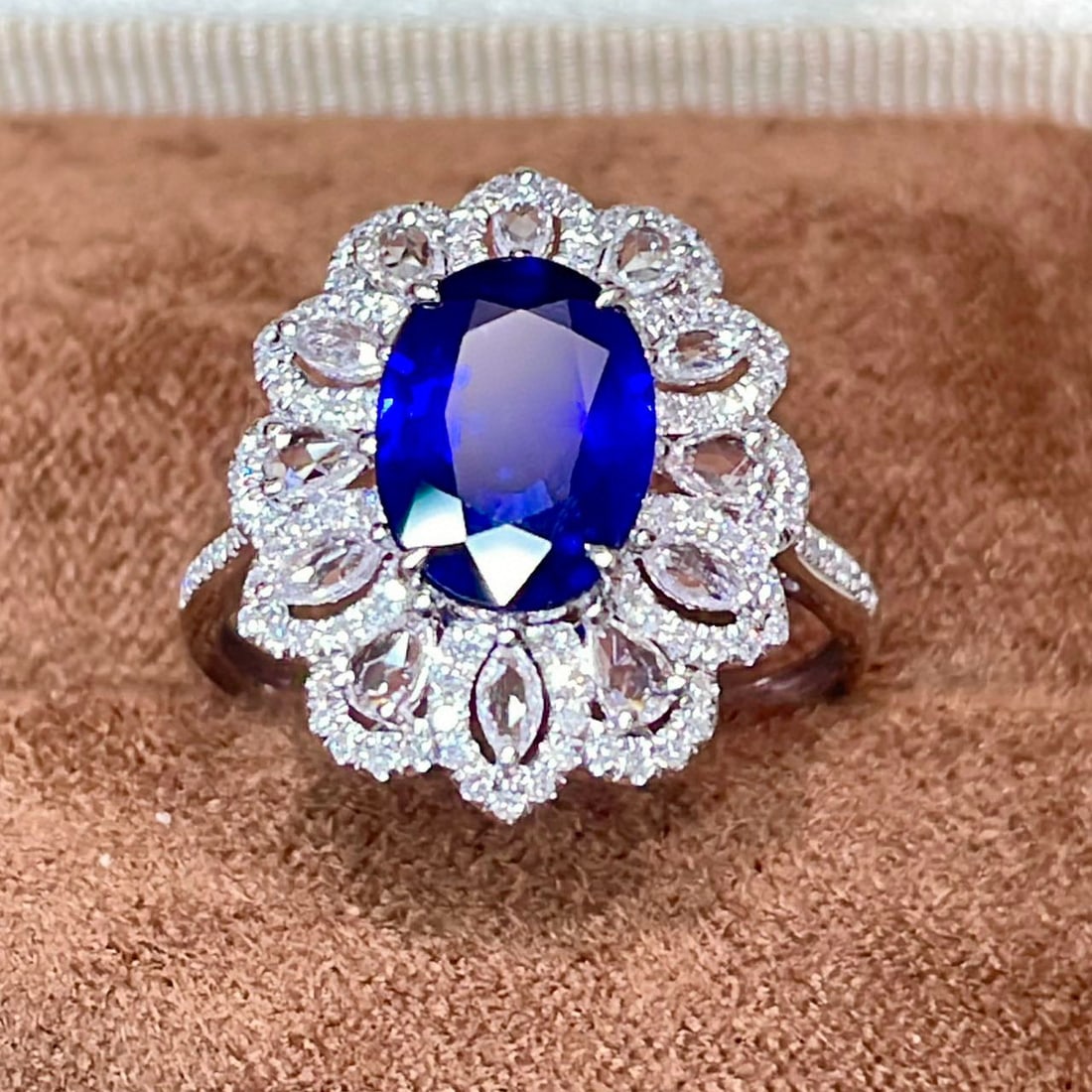 14k Gold 2 Ct Natural Sapphire & Diamond Ring - 4
