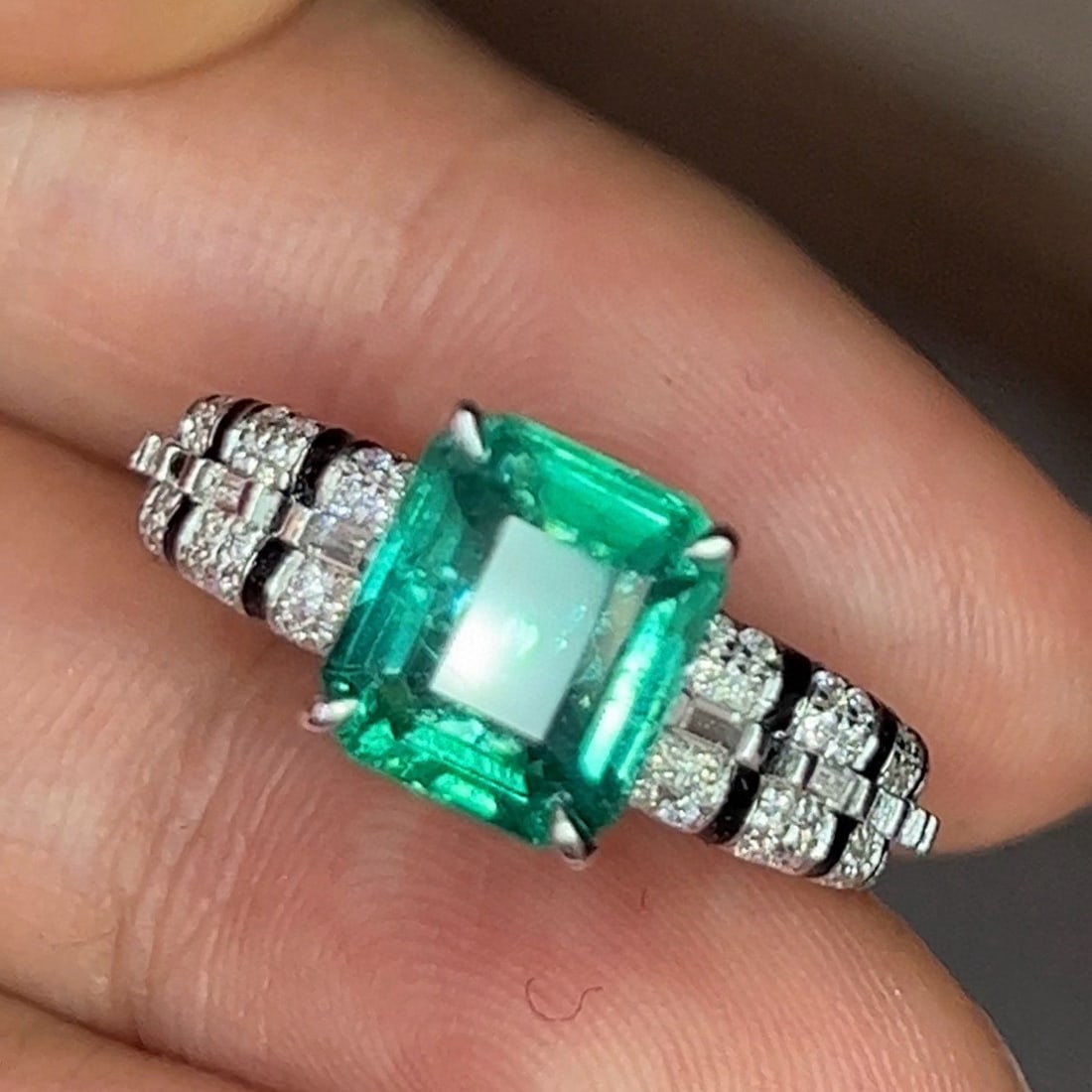 14k Gold 2 Ct Natural Emerald & Diamond Ring - 5