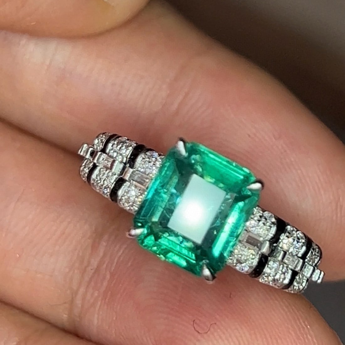 14k Gold 2 Ct Natural Emerald & Diamond Ring - 6