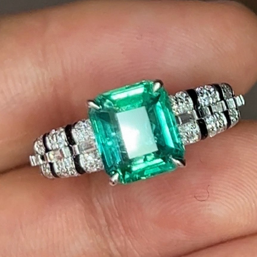 14k Gold 2 Ct Natural Emerald & Diamond Ring - 7