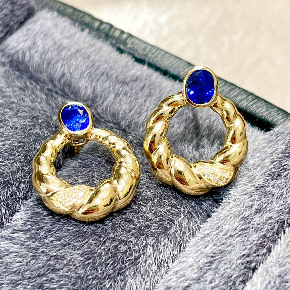 14k Gold 0.68 Ct Natural Sapphire & Diamond Earrings - 2