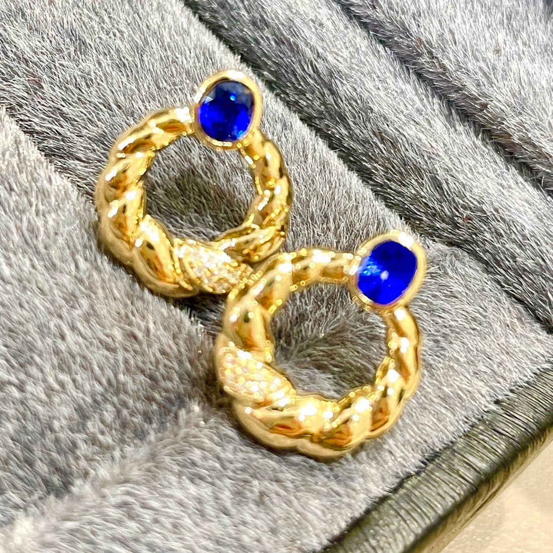 14k Gold 0.68 Ct Natural Sapphire & Diamond Earrings - 3