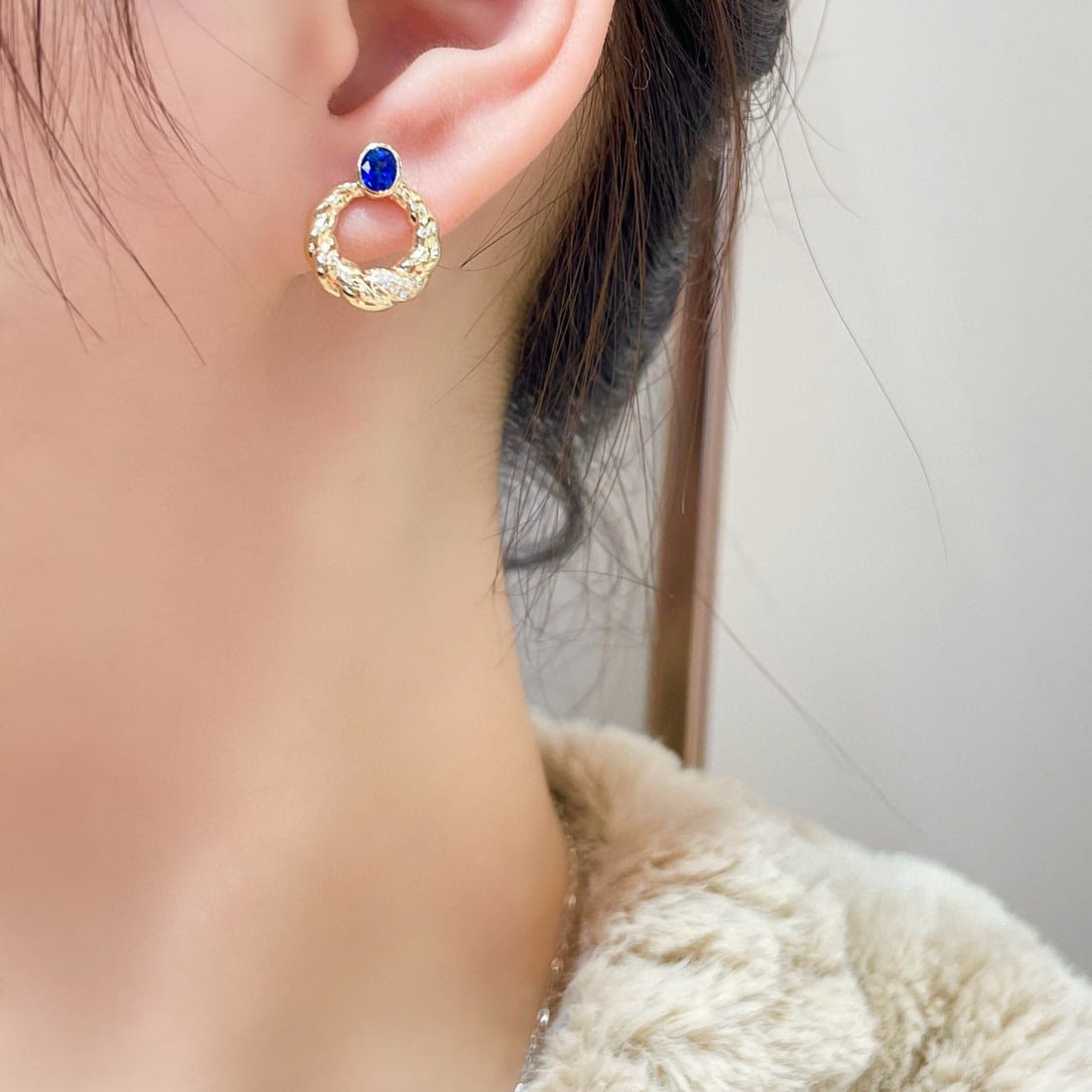 14k Gold 0.68 Ct Natural Sapphire & Diamond Earrings - 4