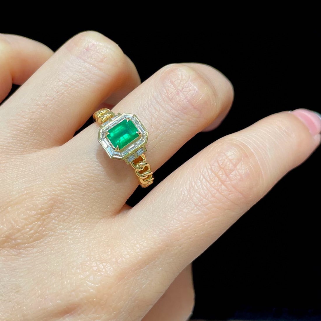 14k Gold 0.8 Ct Vivid Green Natural Emerald & Diamond Ring - 6