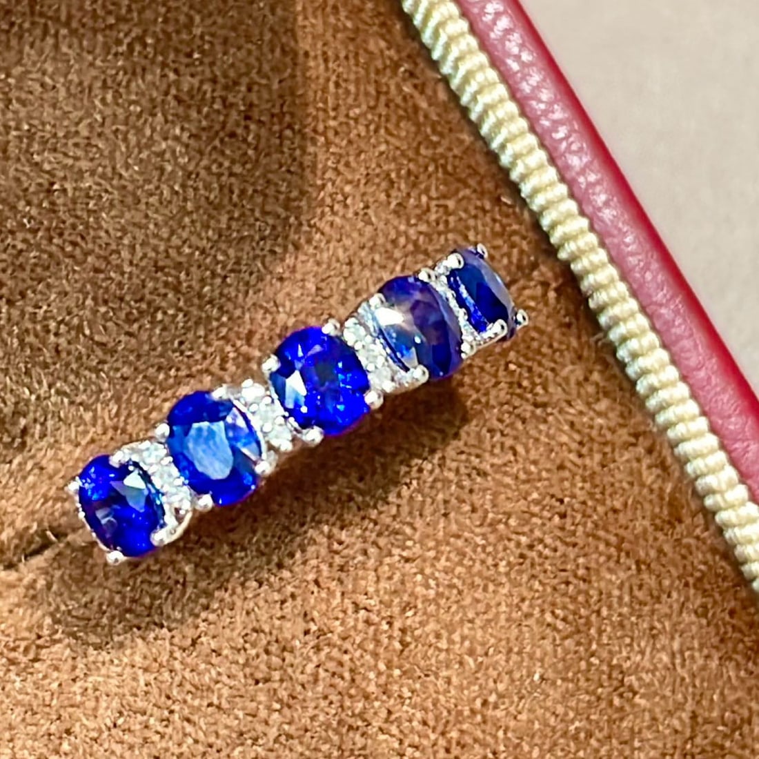 14k Gold 1.5 Ct Natural Sapphire & Diamond Ring - 4