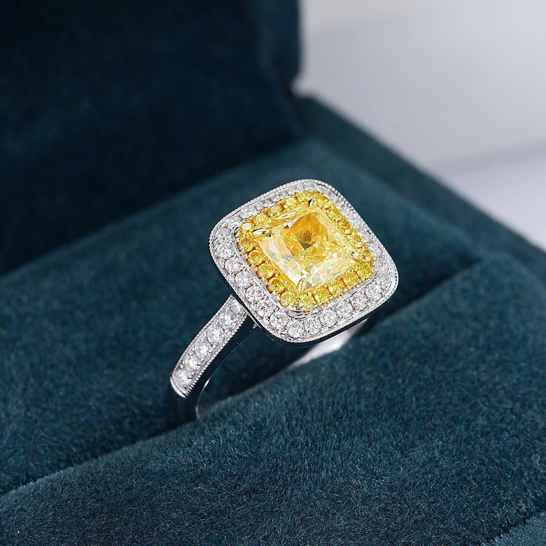 Gia Certified 14k Gold 2.06 Ctw Natural Yellow Diamond & Diamond Ring - 4