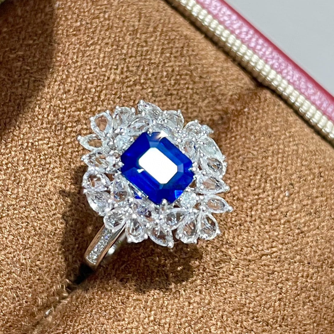 14k Gold 1.06 Ct Natural Sapphire & Sapphire & Diamond Ring - 2