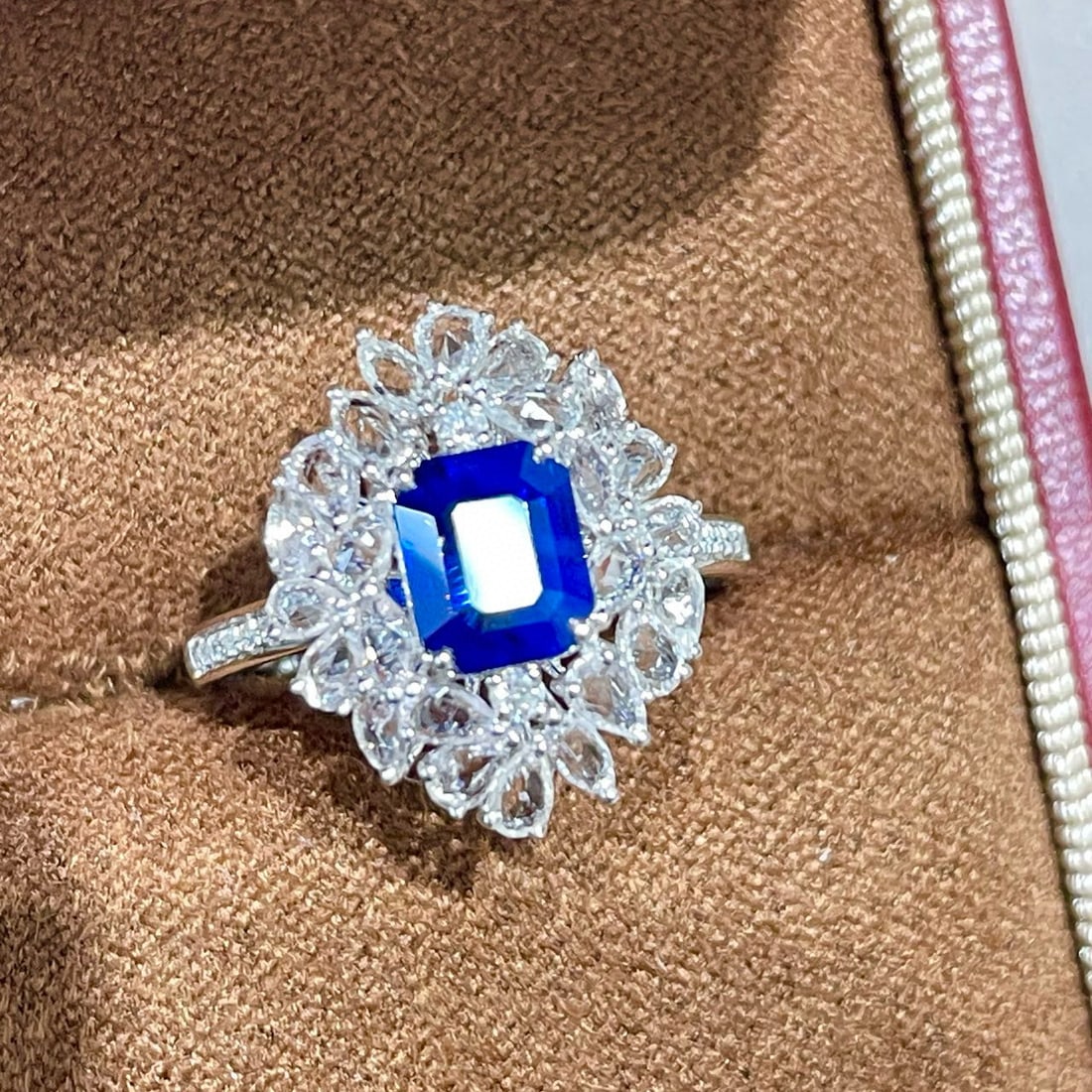 14k Gold 1.06 Ct Natural Sapphire & Sapphire & Diamond Ring - 5