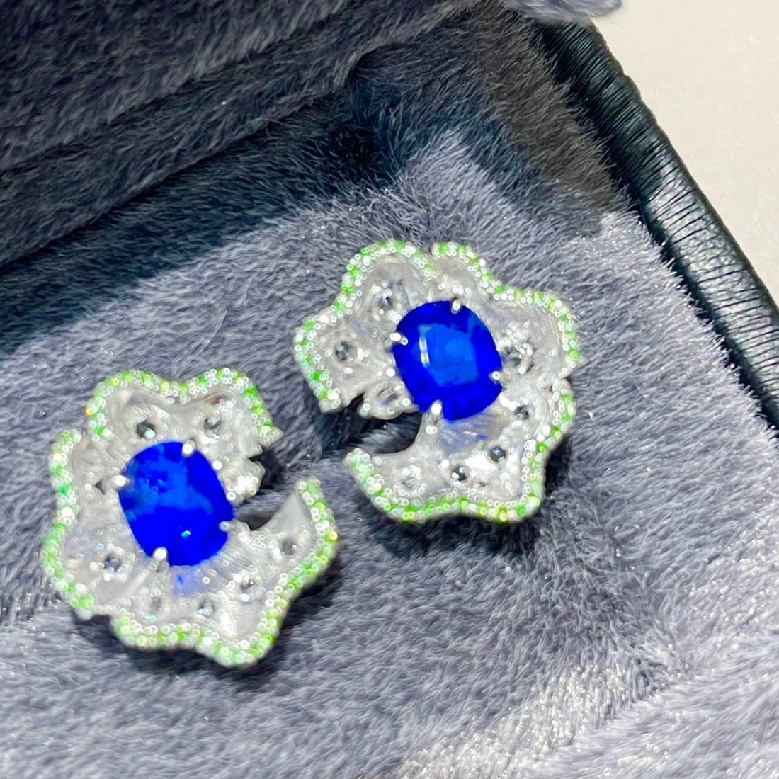 14k Gold 1.9 Ct Natural Sapphire & Tsavorite & Diamond Earrings: Ref:230952135 // gold content:14k gold // main gemstone:sapphire // shape:oval // carat weight:1. 9ct // color:royal blue // treatment:natural // // adjacent gemstone 2 : tsavorite // shape:round
