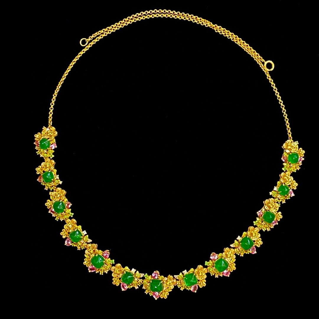 14k Gold 10.2 Ct Natural Emerald & Sapphire & Tsavorite & Diamond Necklace: Ref:230952137 // gold content:14k gold // main gemstone:emerald // shape:suger-loaf // carat weight:10. 2ct // color:green // treatment:natural // // adjacent gemstone 2 : sapphire // shape:pear // co
