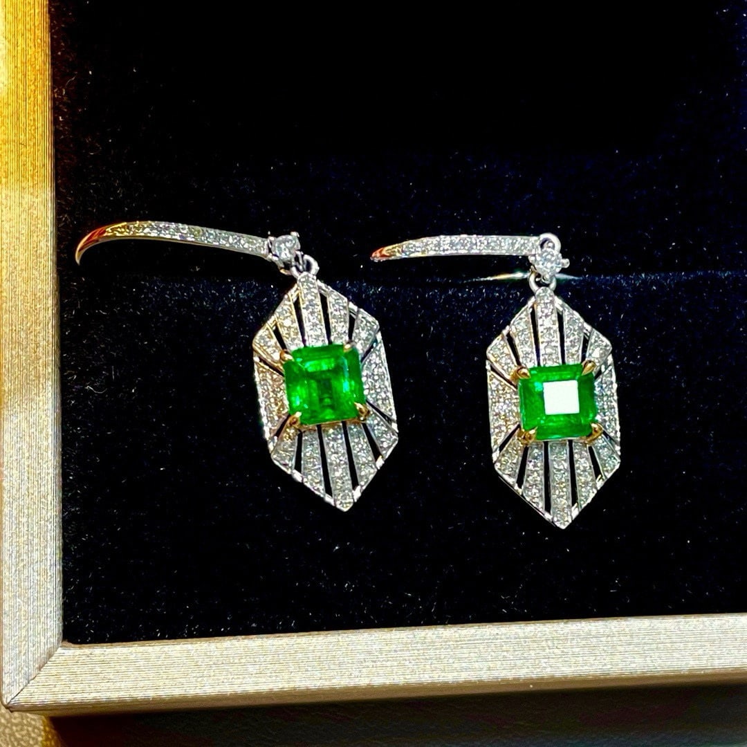 14k Gold 1.5 Ct Vivid Green Natural Emerald & Diamond Earrings - 3