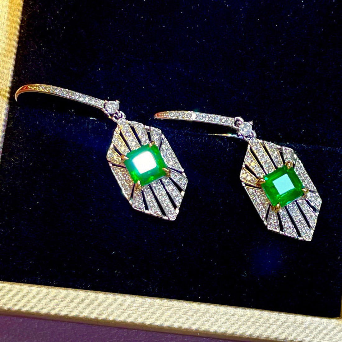 14k Gold 1.5 Ct Vivid Green Natural Emerald & Diamond Earrings - 4