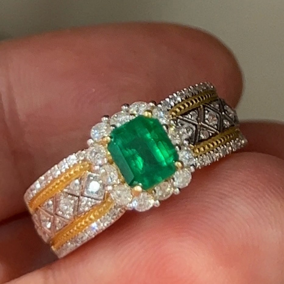 14k Gold 1.28 Ctw Vivid Green Natural Emerald & Diamond Ring - 2