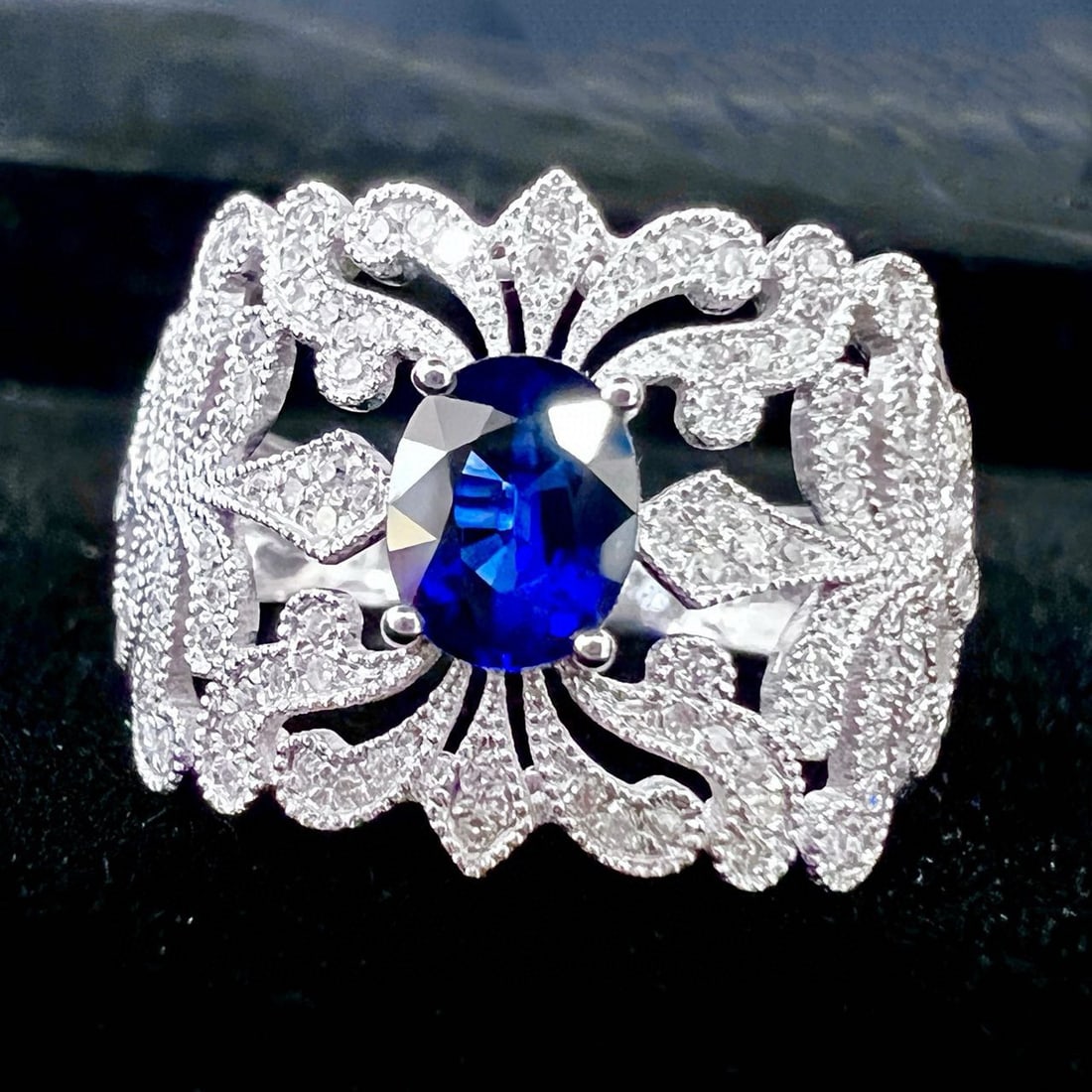 14k Gold 0.7 Ct Natural Sapphire & Diamond Ring - 4