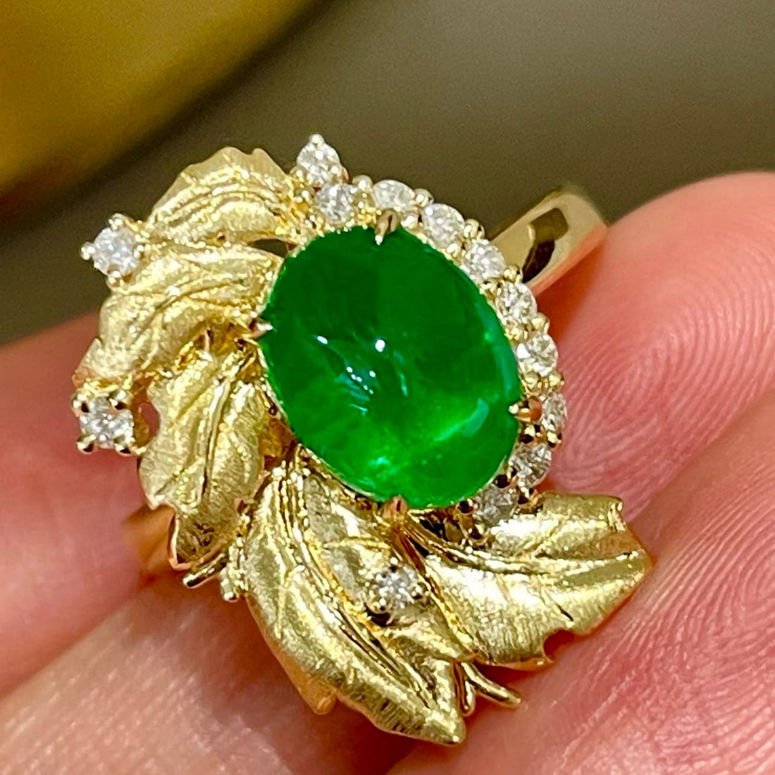 14k Gold 2.1 Ct Vivid Green Natural Emerald & Diamond Ring - 2