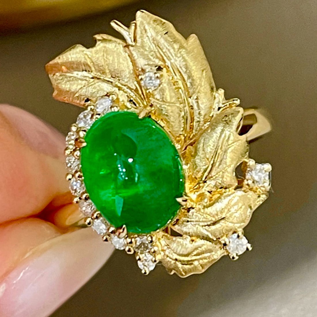 14k Gold 2.1 Ct Vivid Green Natural Emerald & Diamond Ring - 3