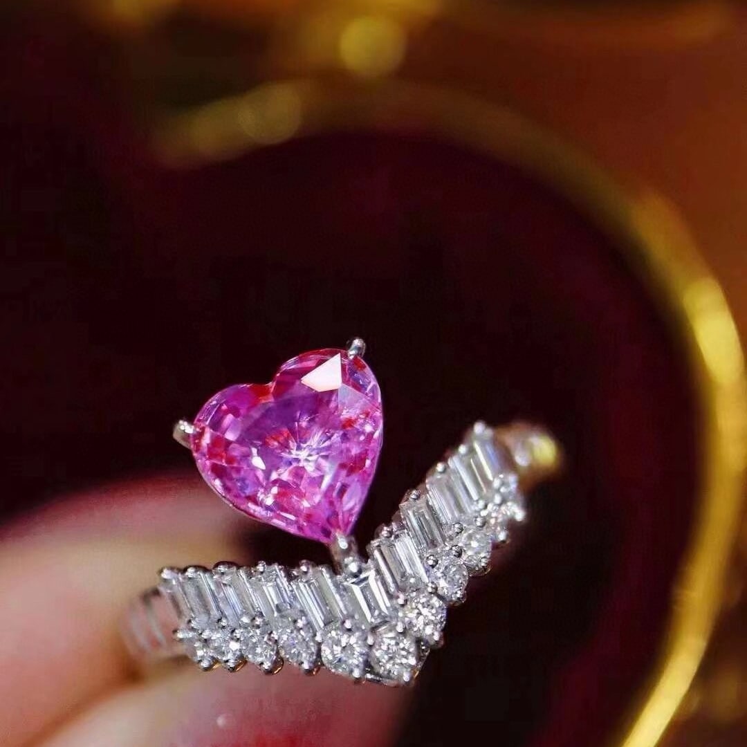 14k Gold 1.94 Ctw Natural Padparadscha Sapphire & Diamond Ring: Ref:230952150 // gold content:14k gold // ring size:7. 25us // // main gemstone:padparadscha sapphire // shape:heart // carat weight:1. 48ct // color:orangish pink // treatment:natural // //