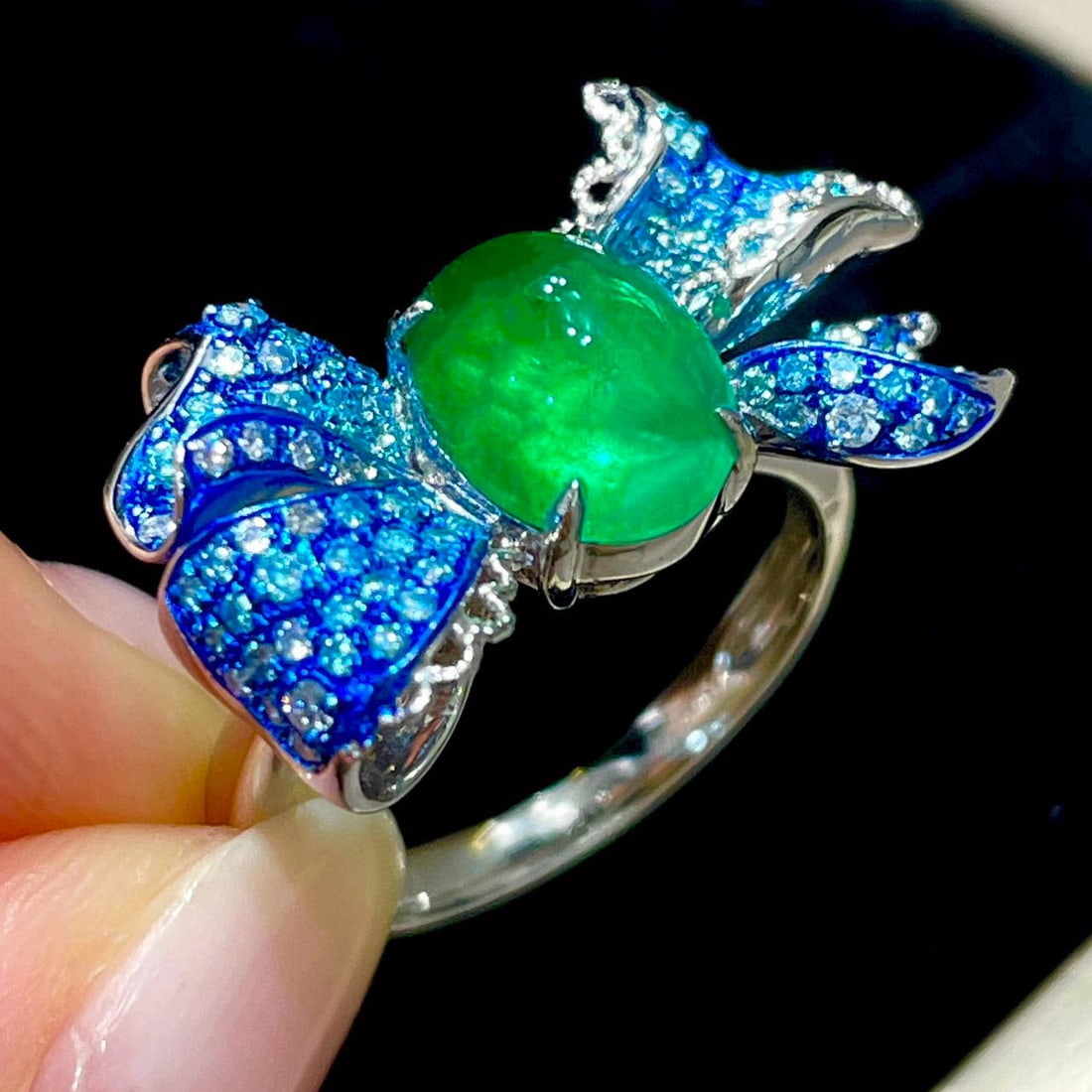 14k Gold 2 Ct Vivid Green Natural Emerald & Diamond Ring - 5