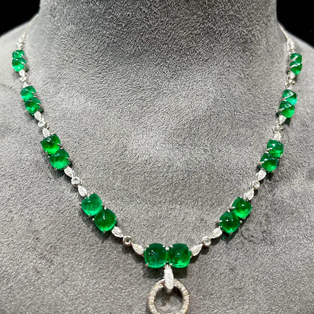 14k Gold 7.26 Ct Vivid Green Natural Emerald & Diamond & Sapphire Necklace: Ref:230952153 // gold content:14k gold // main gemstone:emerald // shape:suger-loaf // carat weight:7. 26ct // color:vivid green // treatment:natural // // adjacent gemstone 2 : diamond // shape:round