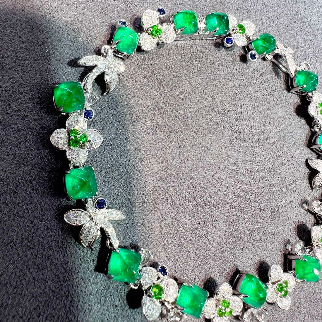 14k Gold 8.8 Ctw Natural Emerald & Diamond Bracelet - 2