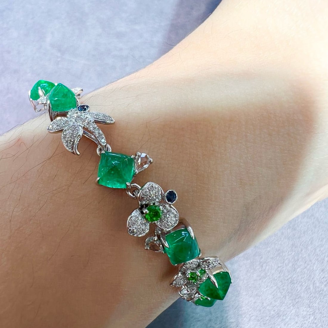 14k Gold 8.8 Ctw Natural Emerald & Diamond Bracelet - 6