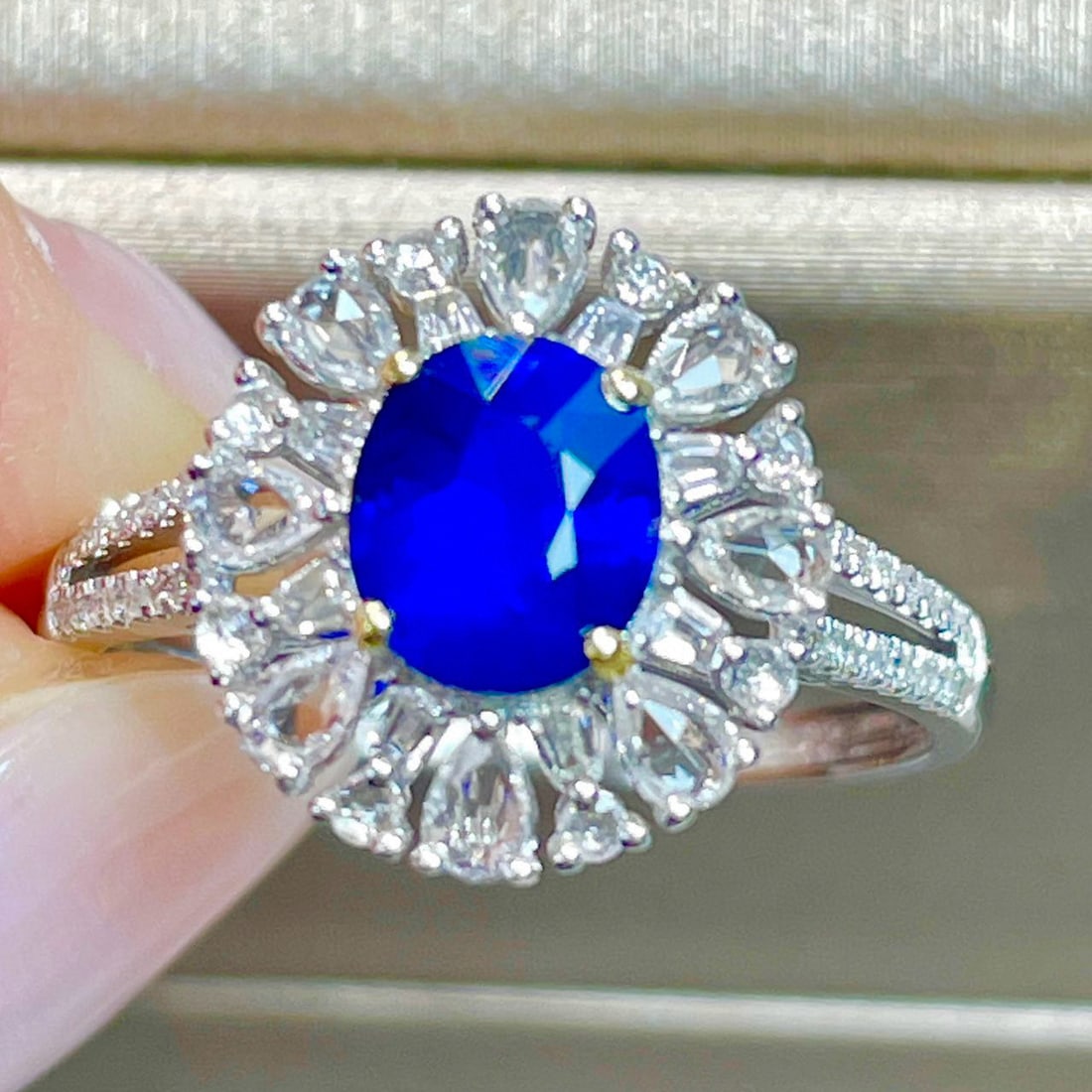 14k Gold 1.1 Ct Natural Sapphire & Sapphire & Diamond Ring - 3