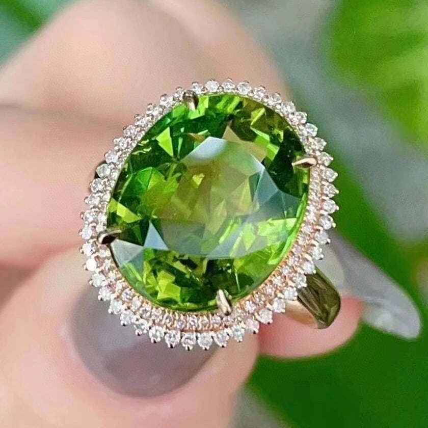 14k Gold 8.50 Ct Natural Tourmaline & Diamond Ring: Ref:230952162 // gold content:14k gold // ring size:7. 25us // // main gemstone:tourmaline // shape:round // carat weight:8. 50ct // color:green // treatment:natural // cut grade:g // // adjacent