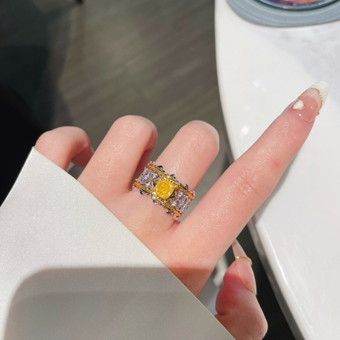 14k Gold 1.10 Ctw Natural Yellow Diamond & Diamond Ring - 6