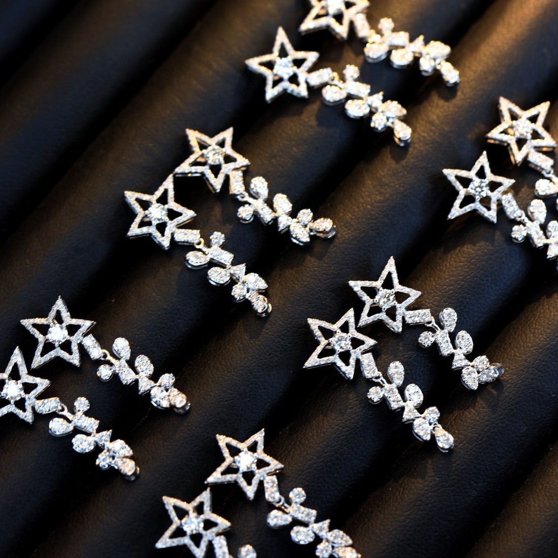 14k Gold 0.84 Ct Natural H Diamond Earrings - 4