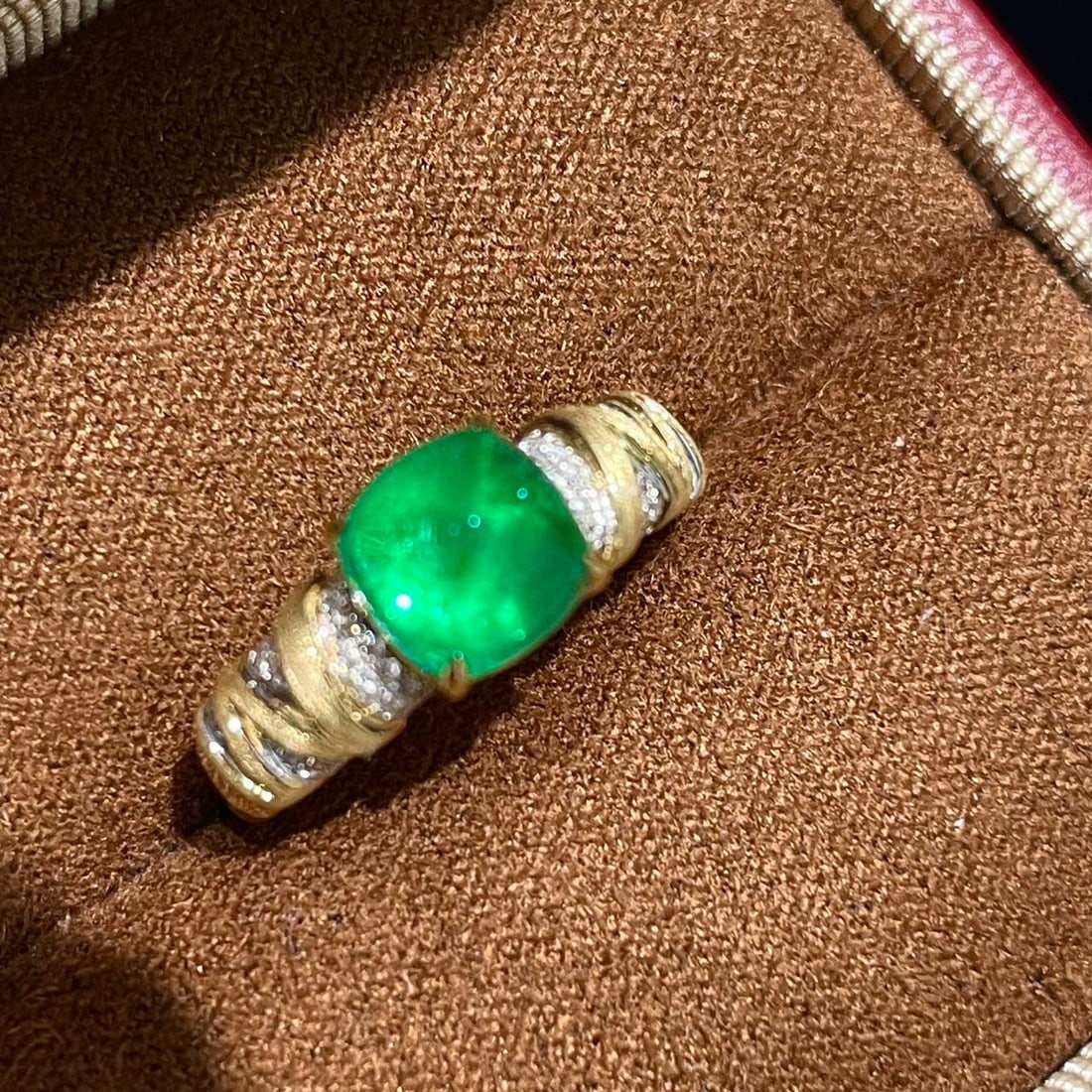 14k Gold 1.85 Ct Vivid Green Natural Emerald & Diamond Ring - 5