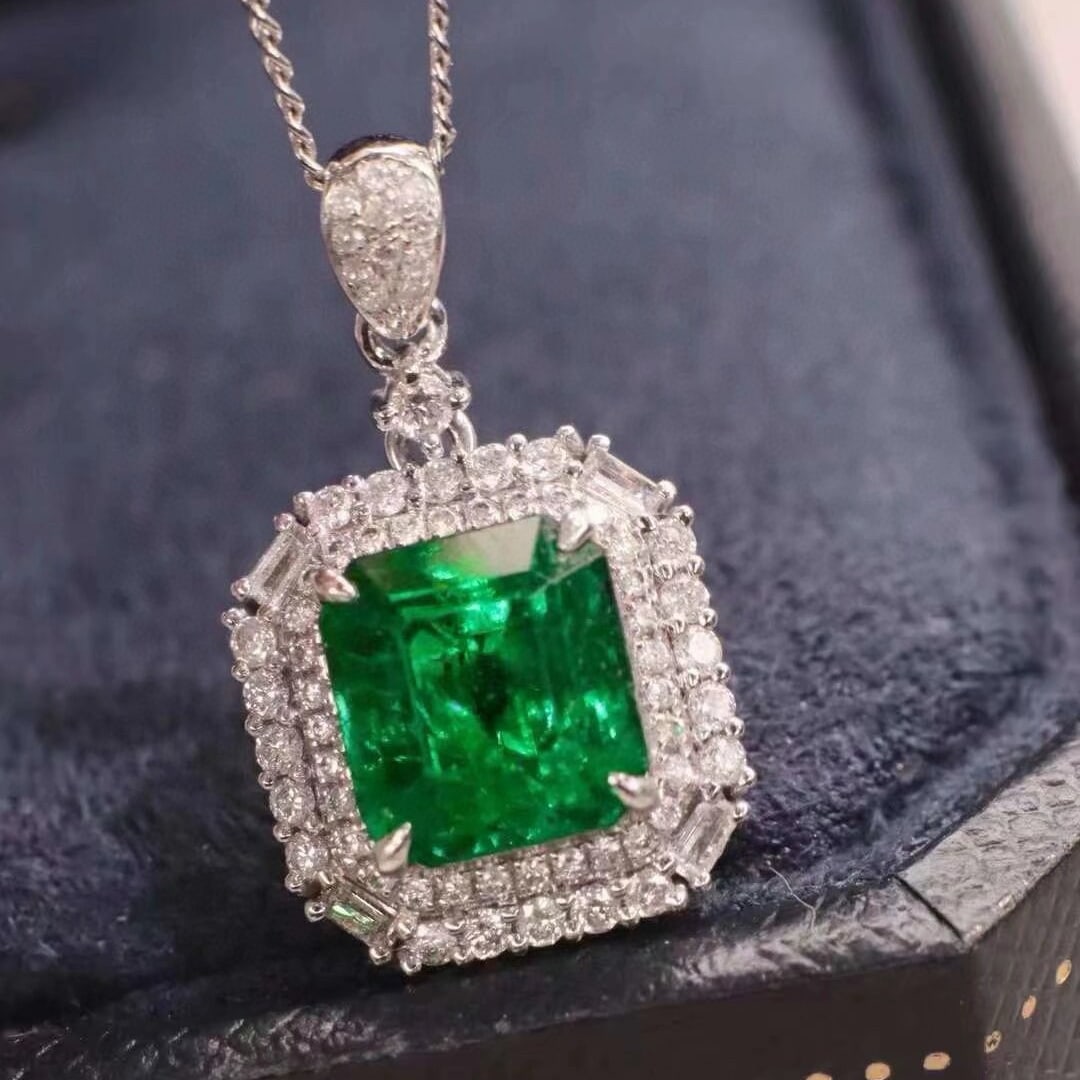 14k Gold 2.81 Ctw Vivid Green Natural Emerald & Diamond Pendant( Without Chain ) - 2