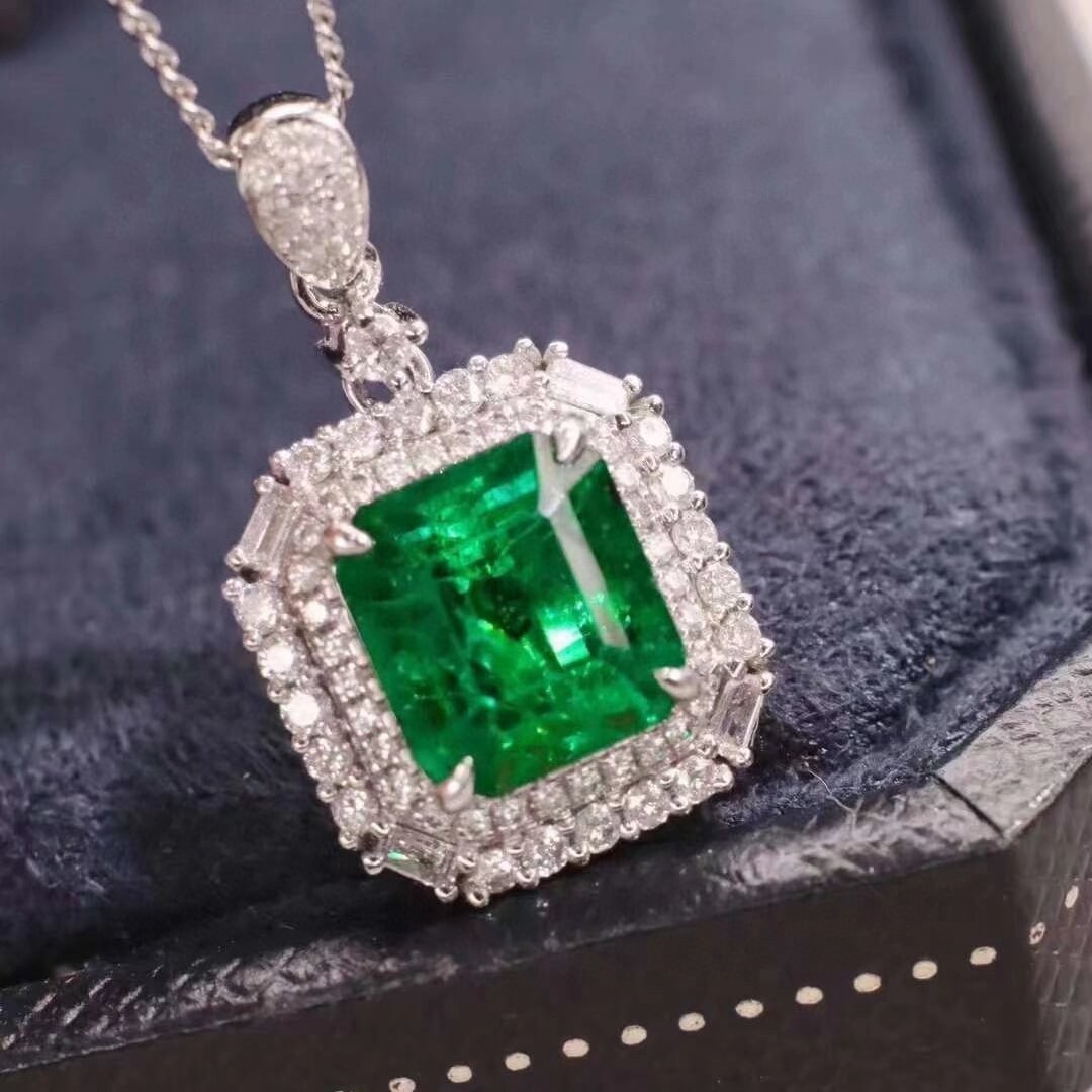 14k Gold 2.81 Ctw Vivid Green Natural Emerald & Diamond Pendant( Without Chain ) - 4